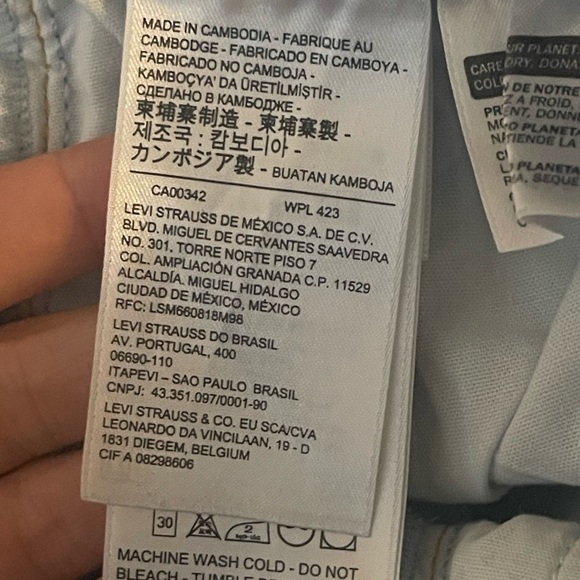 LEVI WOMEN'S HIGH RISE WEDGIE STRAIGHT JEANS LIGHT WASH DISTRESSED HOLE SZ 25x28 - Picture 11 of 12